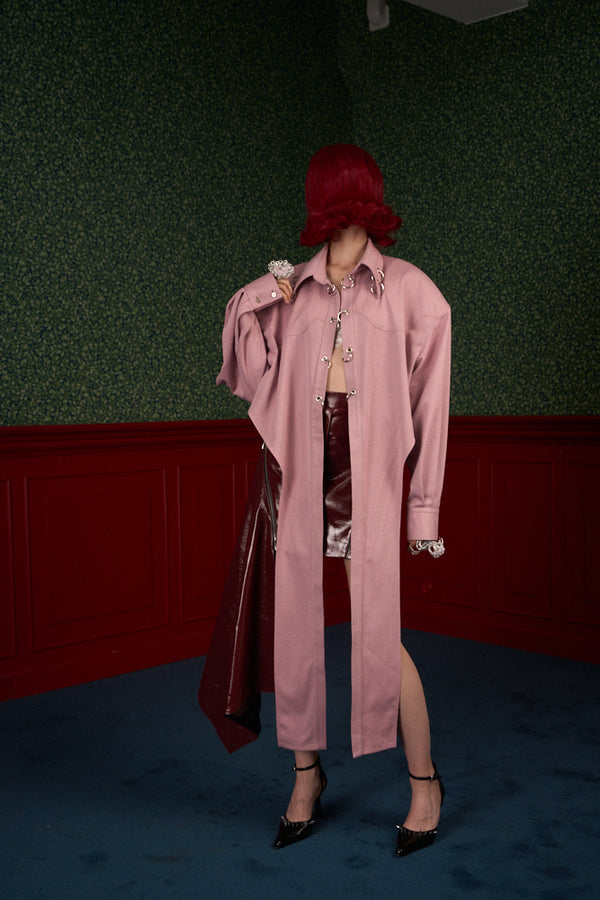 Strong-Shoulder Oversized Shirt “The Doll”