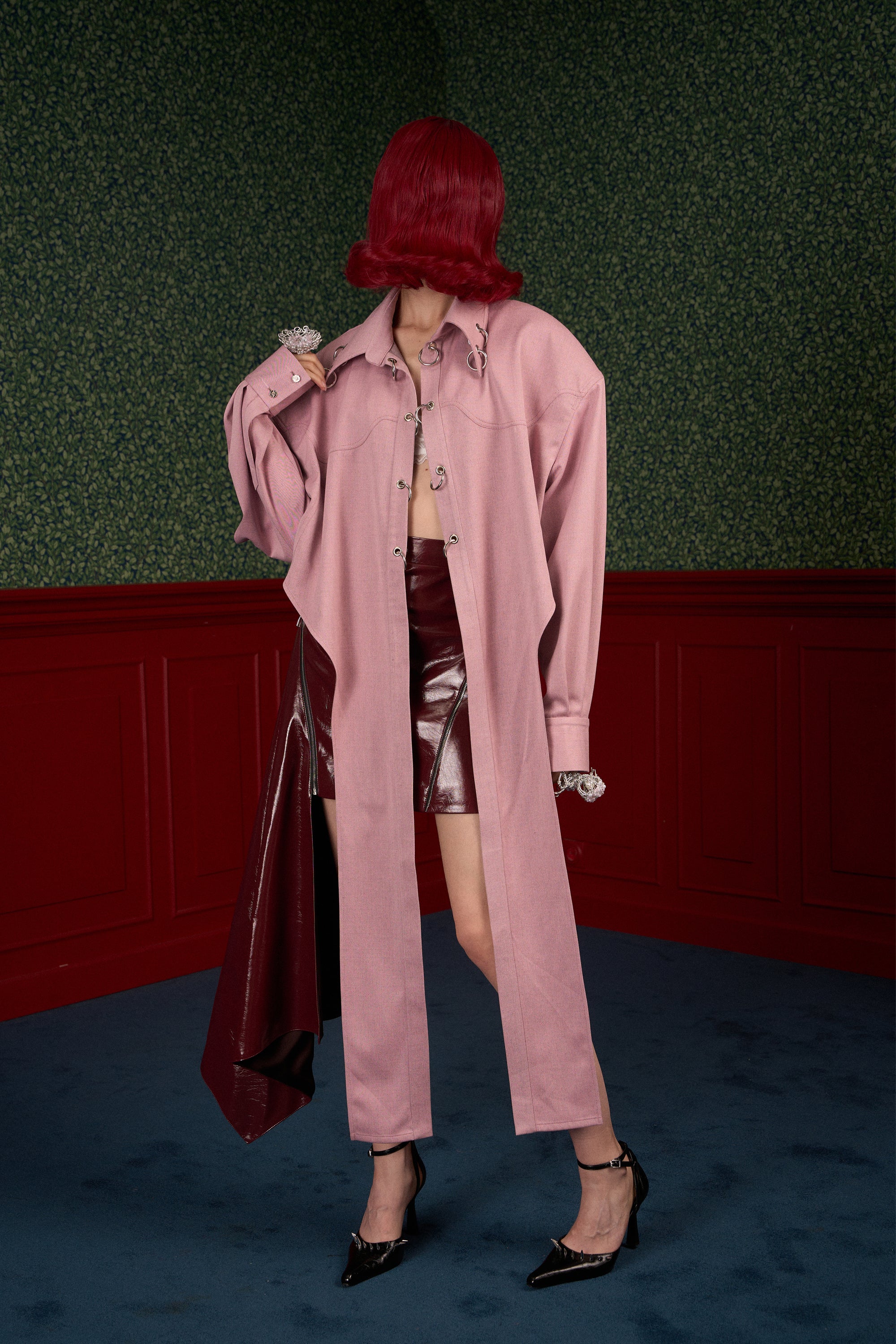 Strong-Shoulder Oversized Shirt “The Doll”