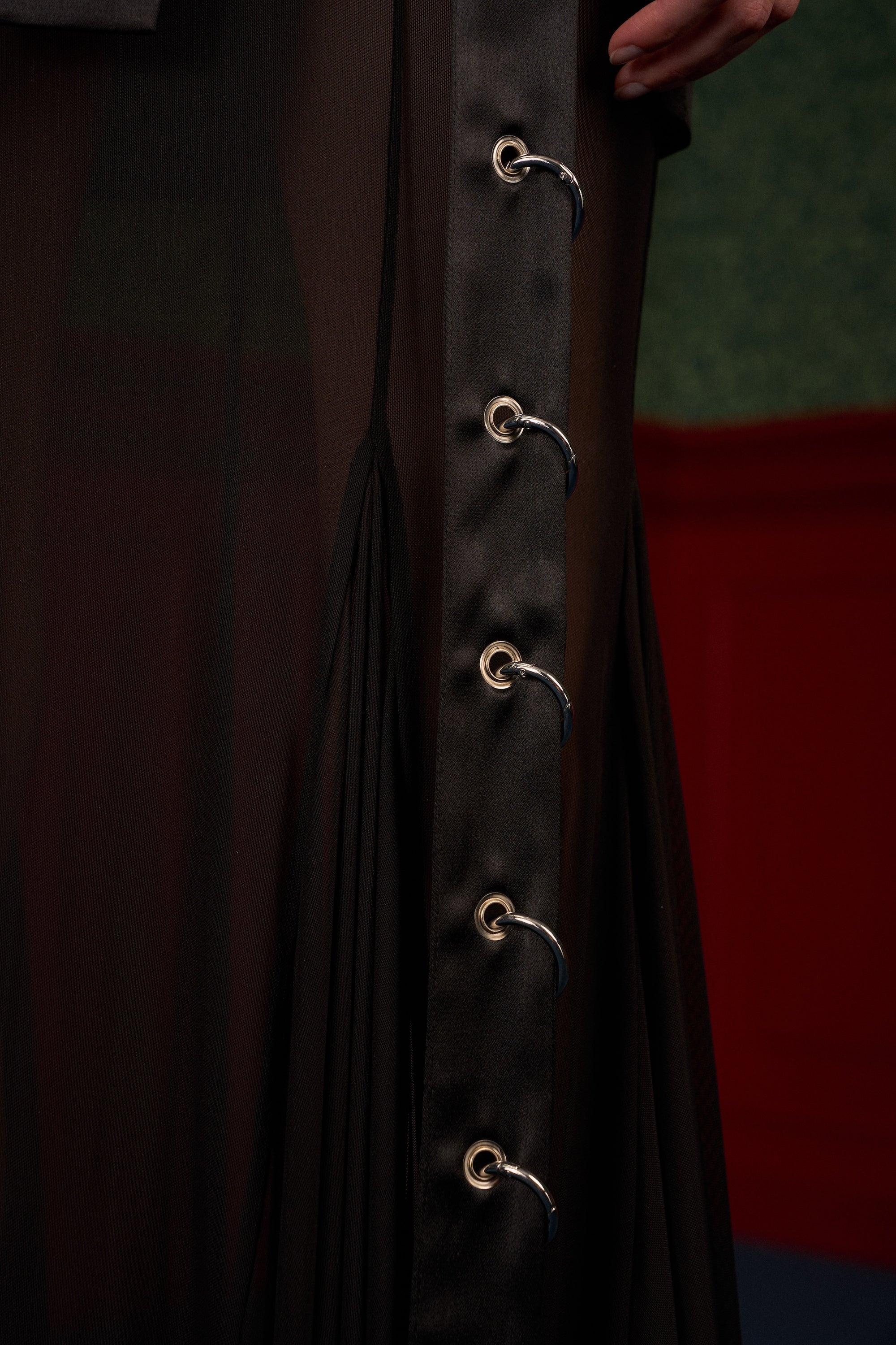 The Queen 2-Piece Set: Turtleneck & Satin Top