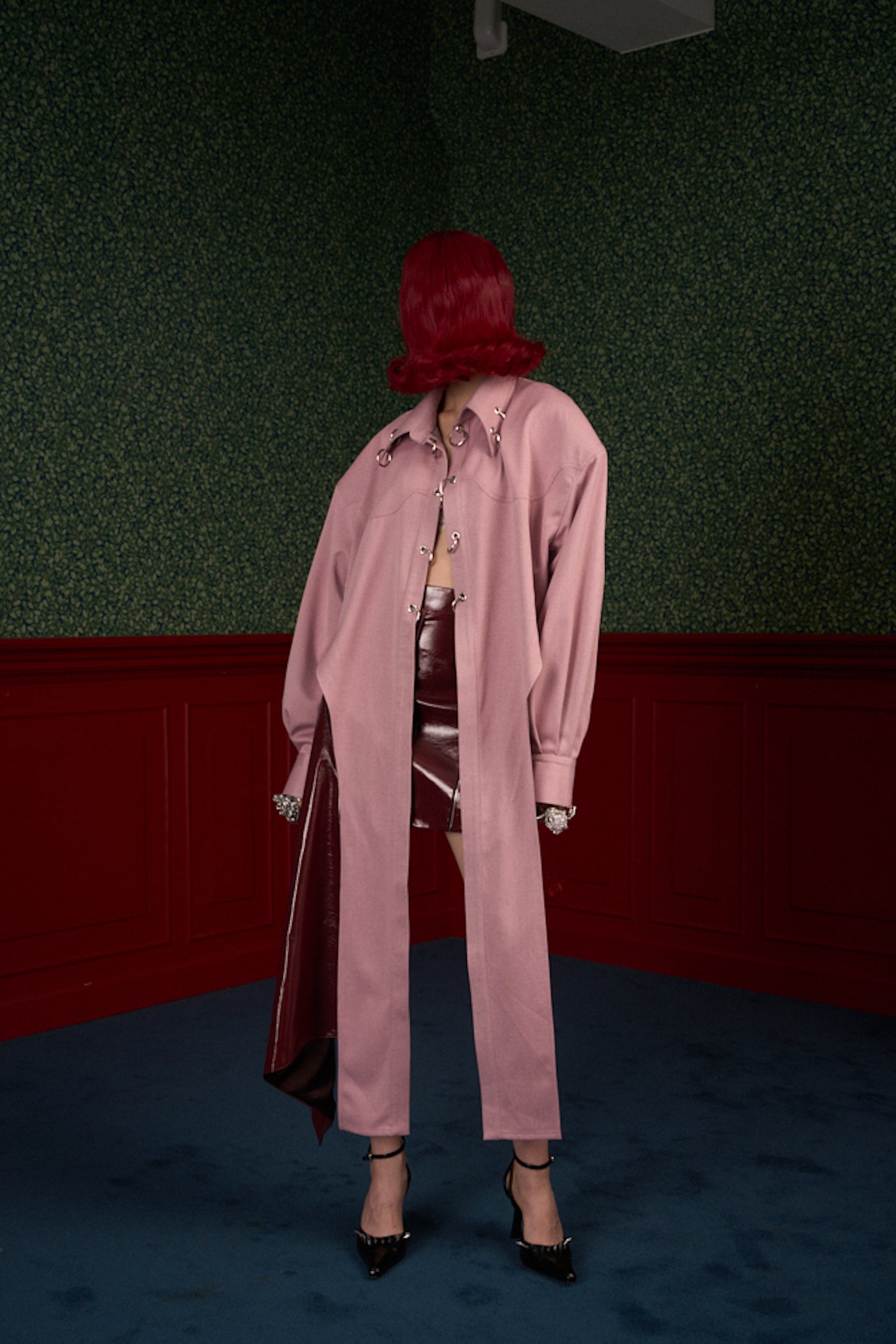 Strong-Shoulder Oversized Shirt “The Doll”